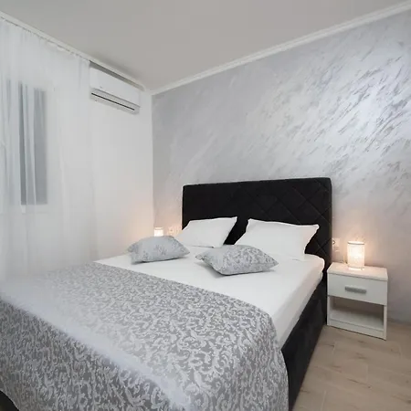 Tonka Apartamento Cavtat