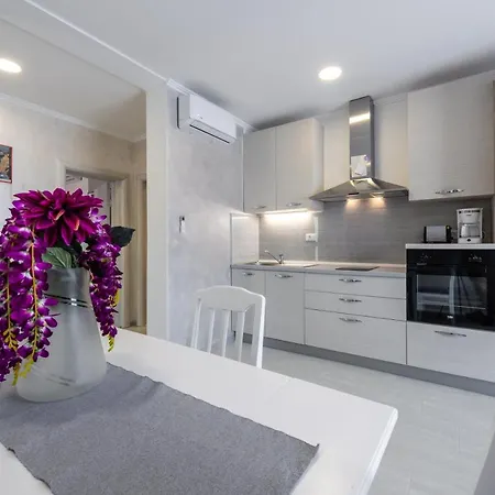 아파트 Tonka 챠브타트