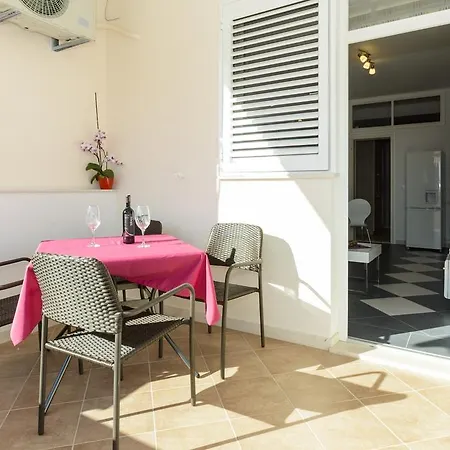 Tonka Apartamento Cavtat
